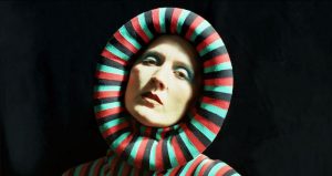 Cate Le Bon – Running Away
