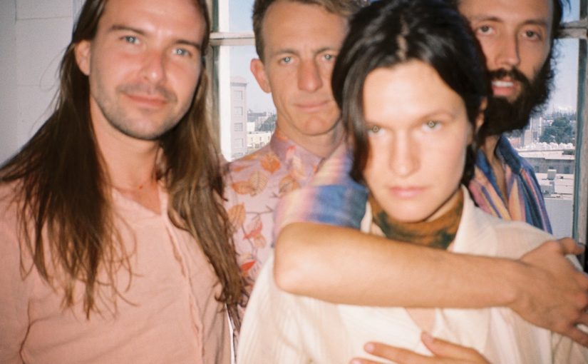 Big Thief – Time Escaping