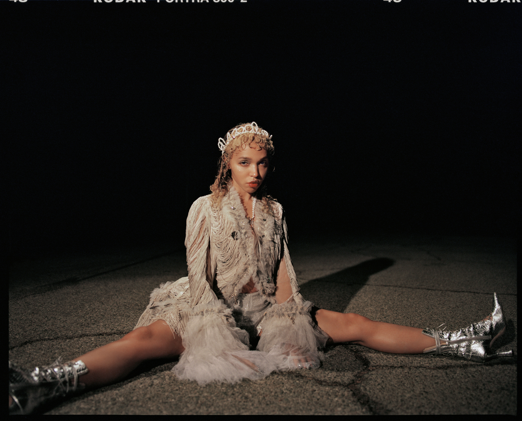 Popwarmer: FKA twigs – Tears In The Club (feat. The Weeknd)