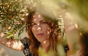 Melody’s Echo Chamber – Personal Message