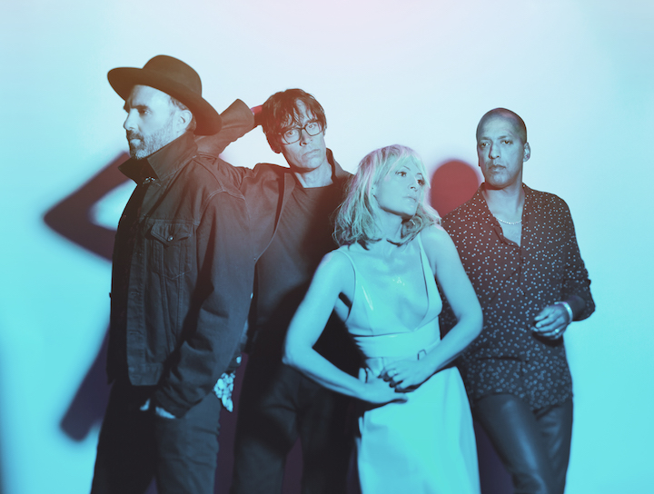 Popwarmer: Metric – All Comes Crashing