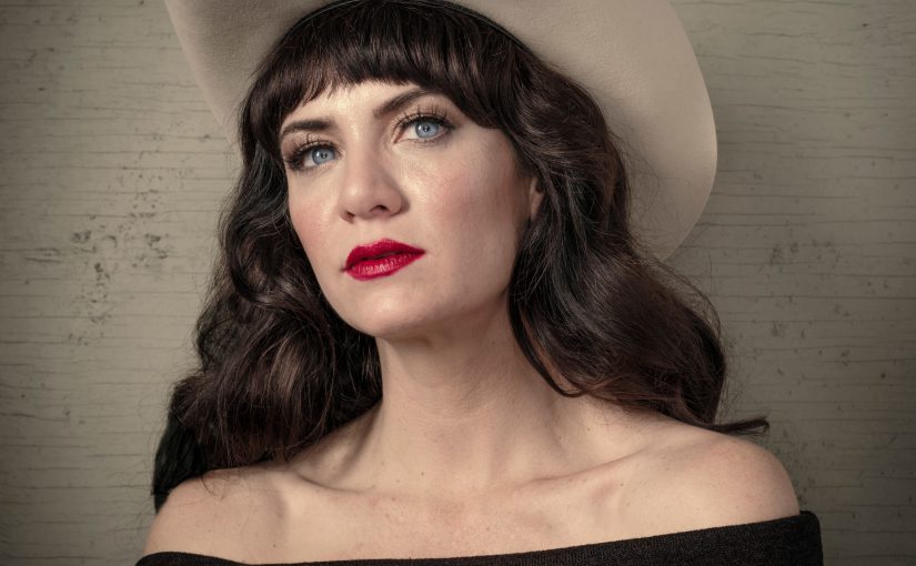 Derde track Nikki Lane “Born Tough” van Denim & Diamonds