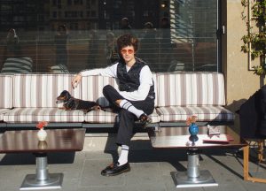 Clipprimeur: Ron Gallo – AT LEAST I’M DANCING