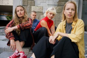 Loupe – Caught In A Moment