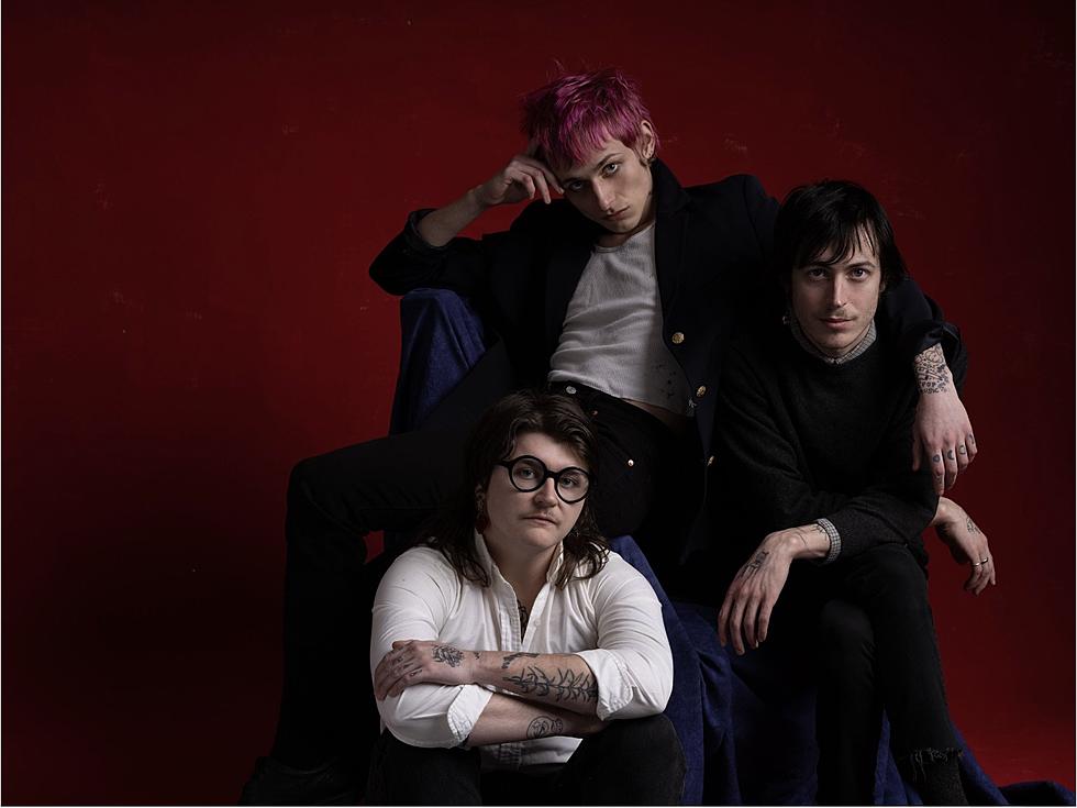 THUS LOVE – Centerfield