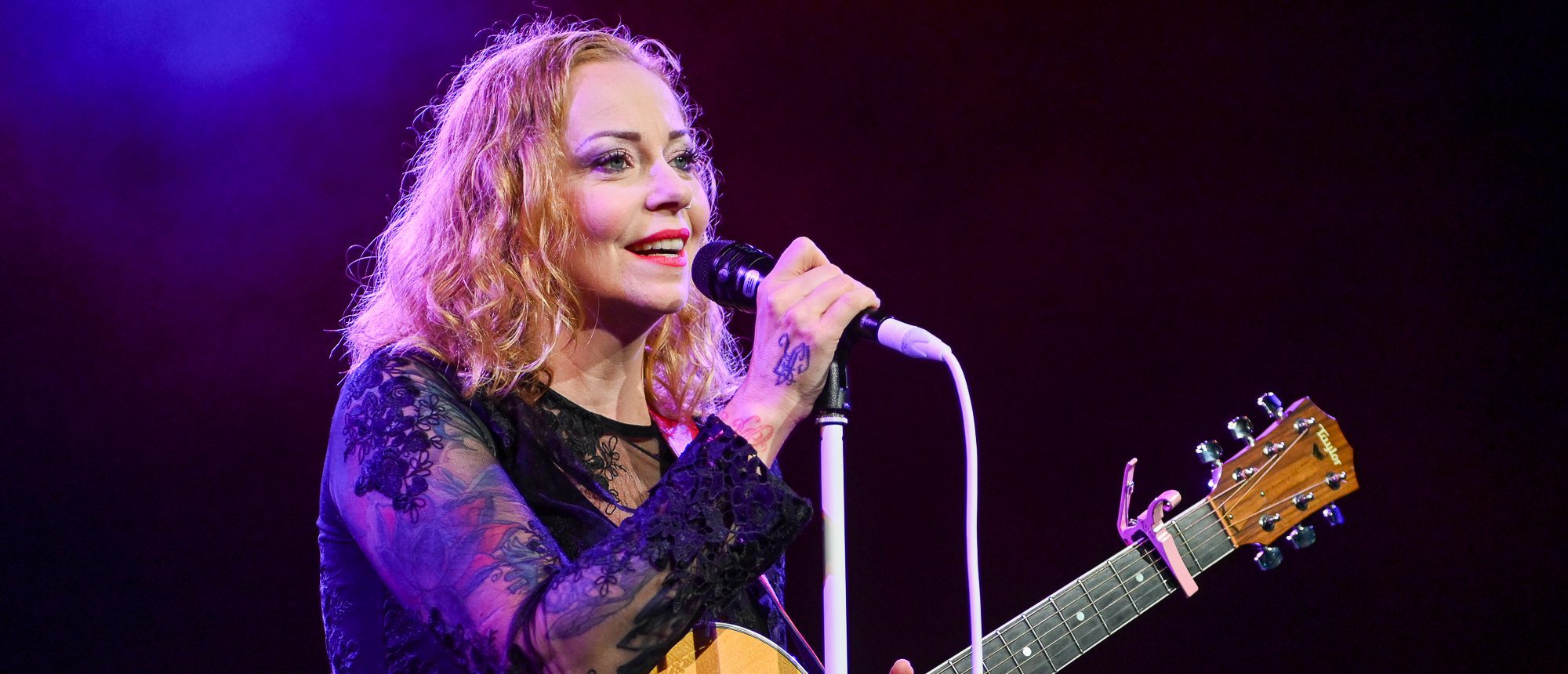 Betoverend en meeslepend: Anneke van Giersbergen