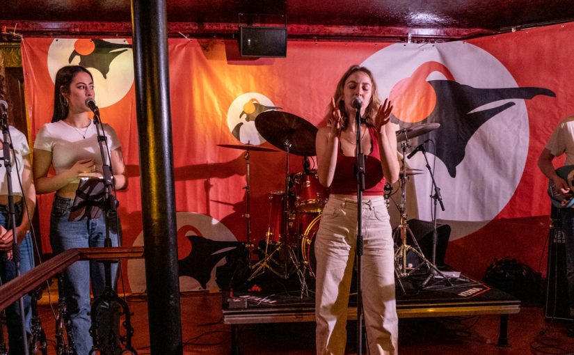 Pinguin Hotspot Groningen: Maya Weber, Celine Rae en Statera