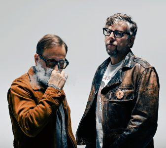 The Black Keys – Beautiful People (Stay High)