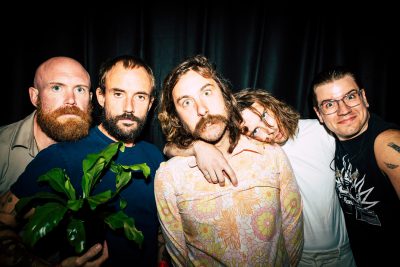 IDLES – Gift Horse