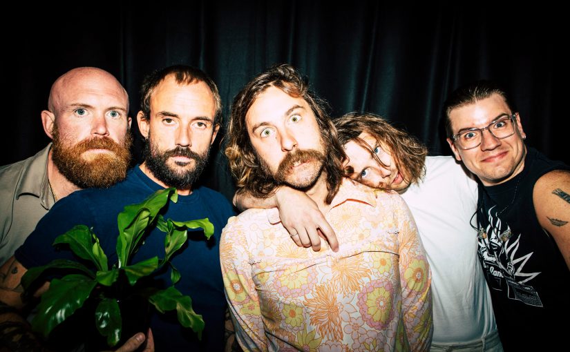 IDLES – Gift Horse