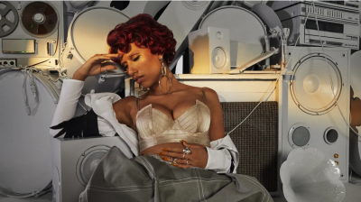 Popwarmer: RAYE – Worth It.