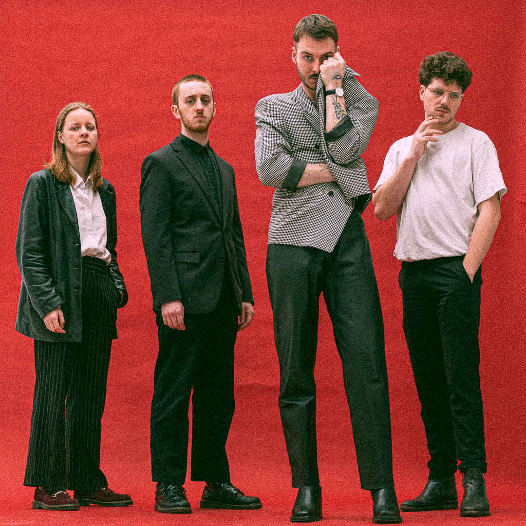 THAMES – Mr Postman