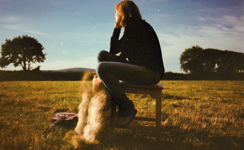 Beth Gibbons – Floating On A Moment