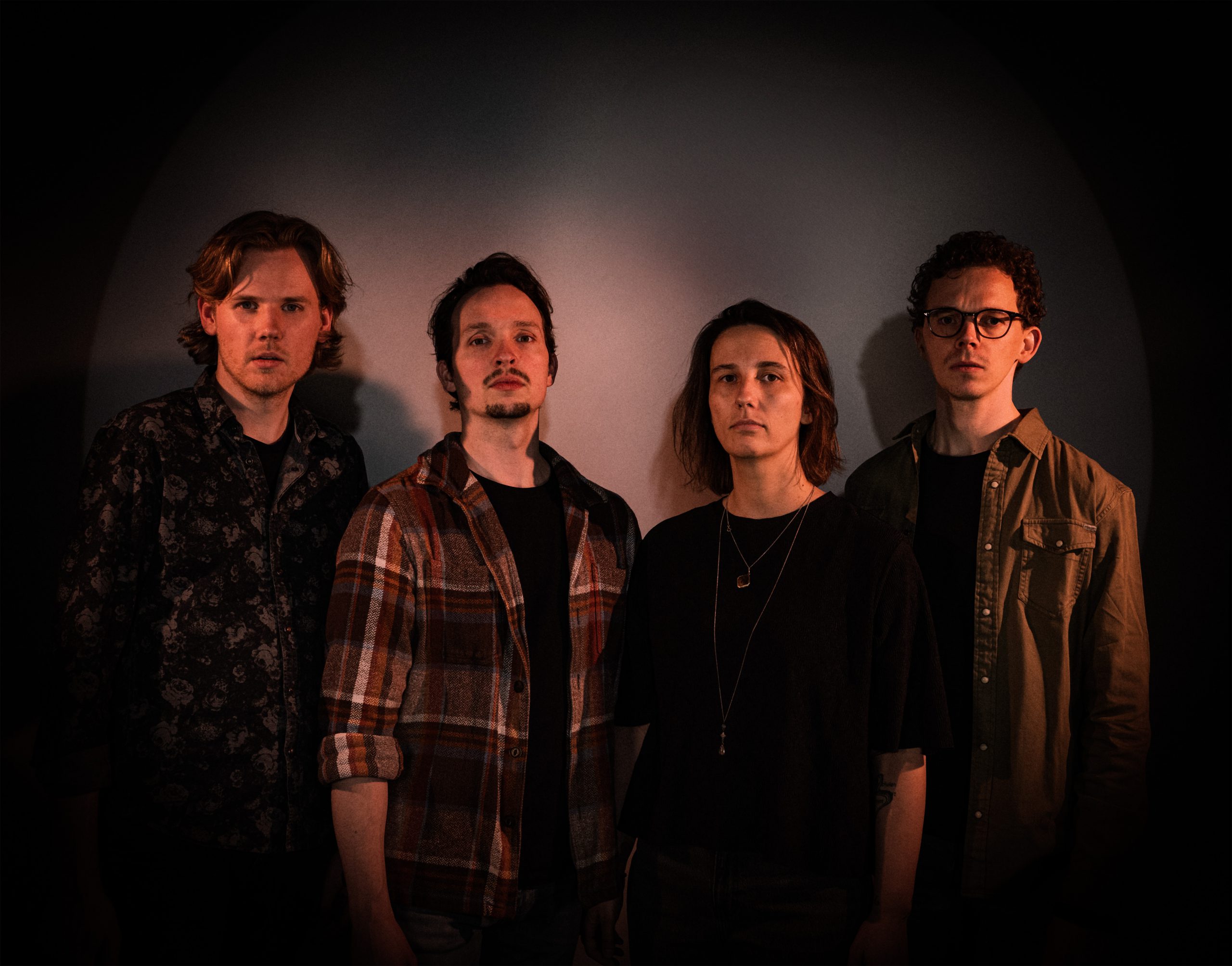 The Meadow doorbreekt stilte met nieuwe single “Friendly Reminder” over normalisatie van drankgebruik