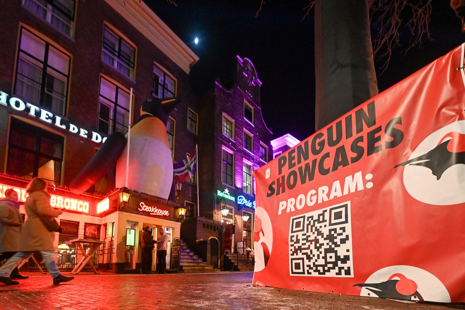 Blokkenschema Pinguin Radio Showcases online