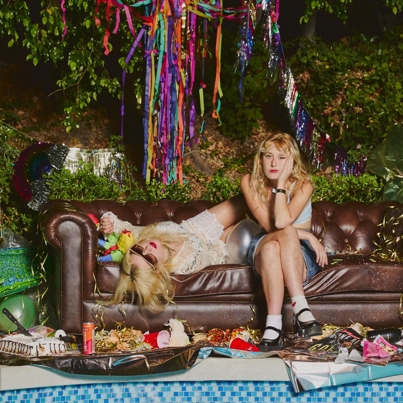 Lambrini Girls – Love