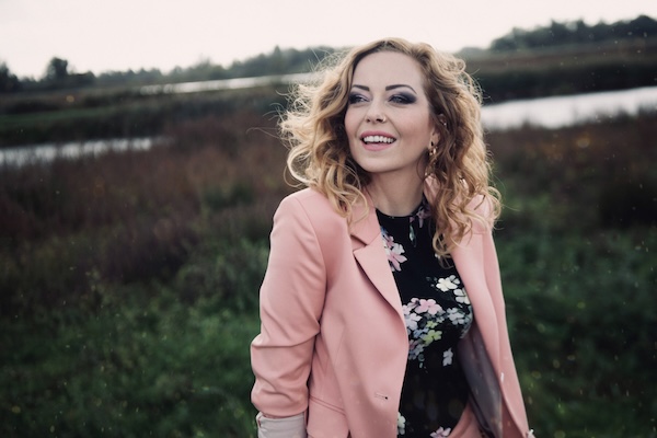 Anneke van Giersbergen – One More Nanosecond