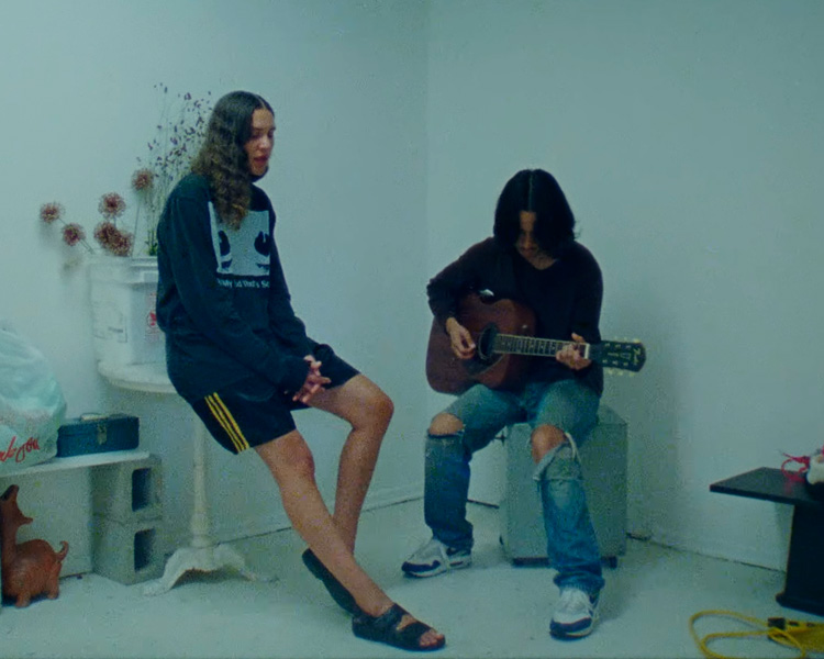 Baba Stiltz, Okay Kaya – Bedside