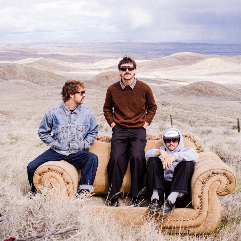 The Grogans – Social Cue