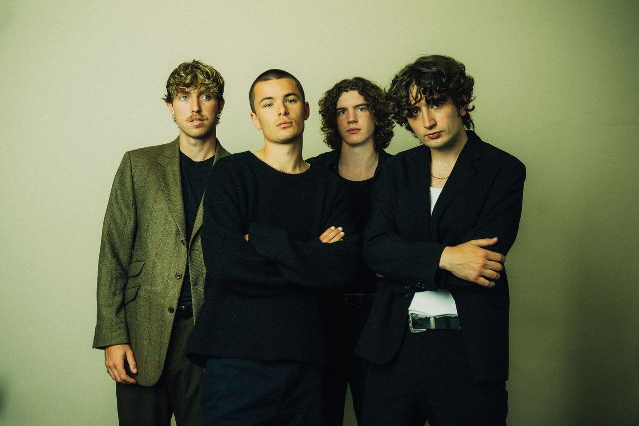 The Royston Club – Glued To Bed