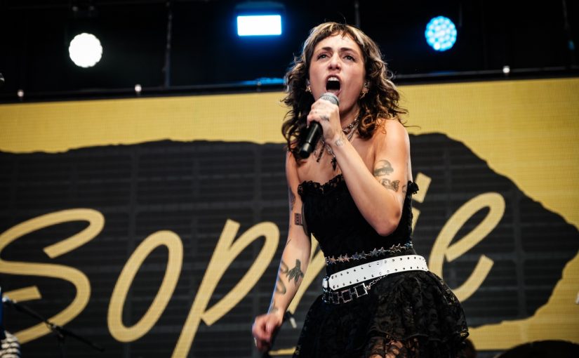 Sophie Straat – Liefdesliedjes feat. Ploegendienst