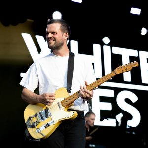 White Lies – Nothing On Me