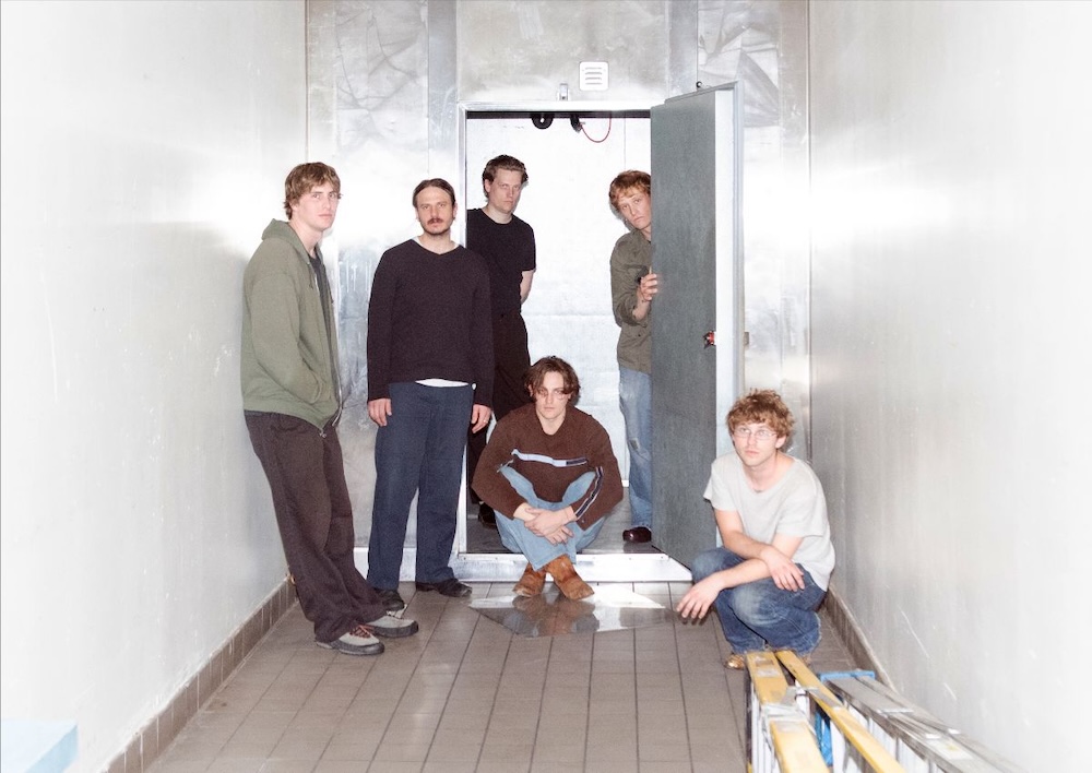 Dutch Interior – Play The Song