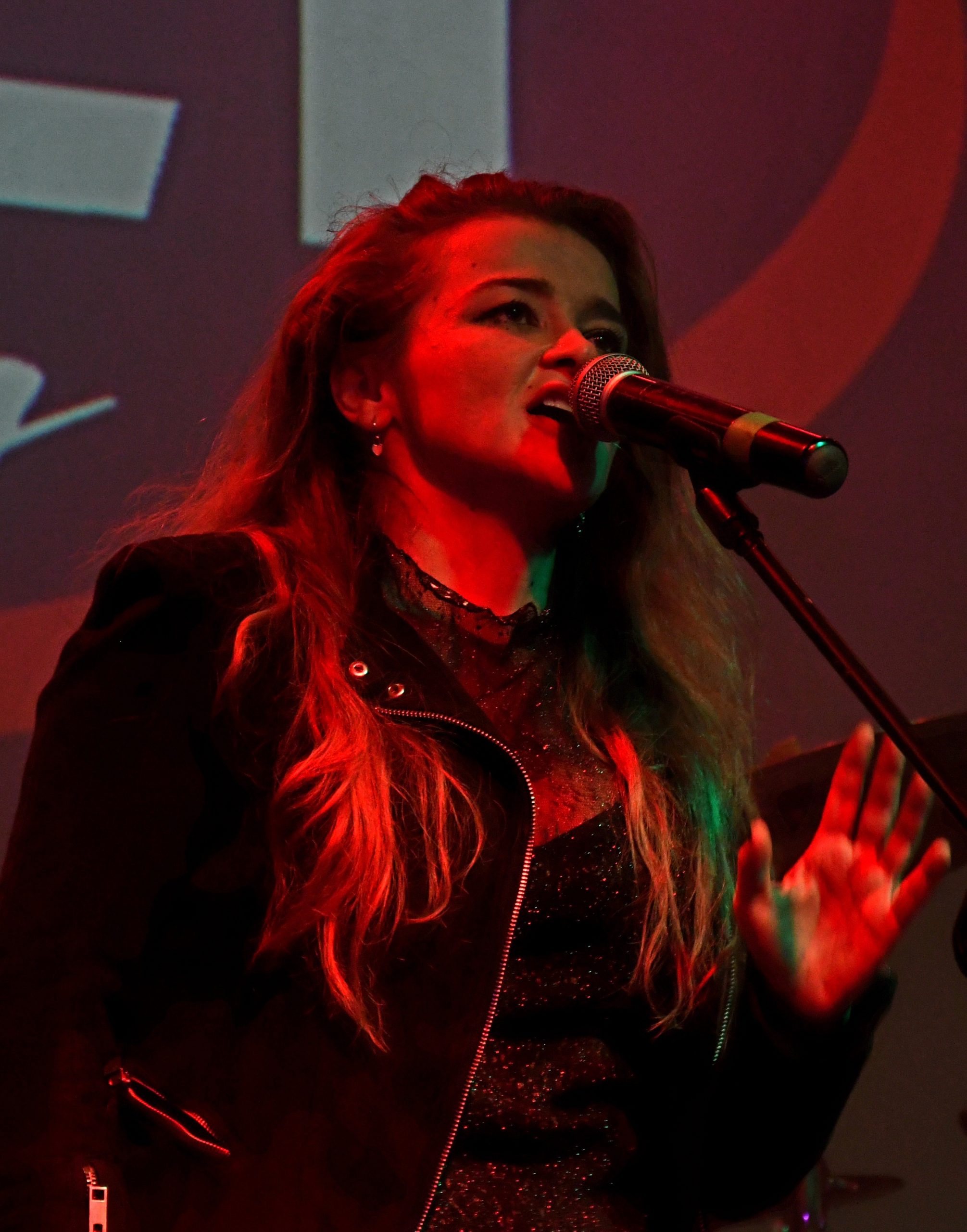 Grace de Gier releases “Done” — a cinematic rock anthem about emotional freedom