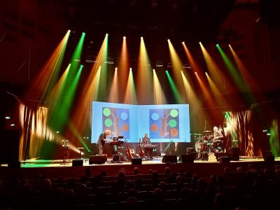 In bloedvorm: meesterlijk Nits in Muziekgebouw Eindhoven