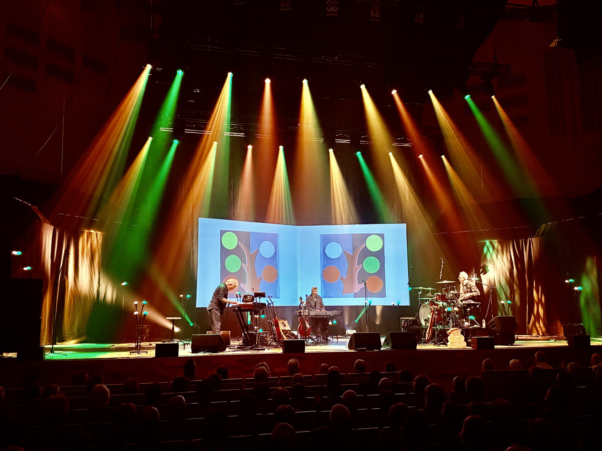 In bloedvorm: meesterlijk Nits in Muziekgebouw Eindhoven