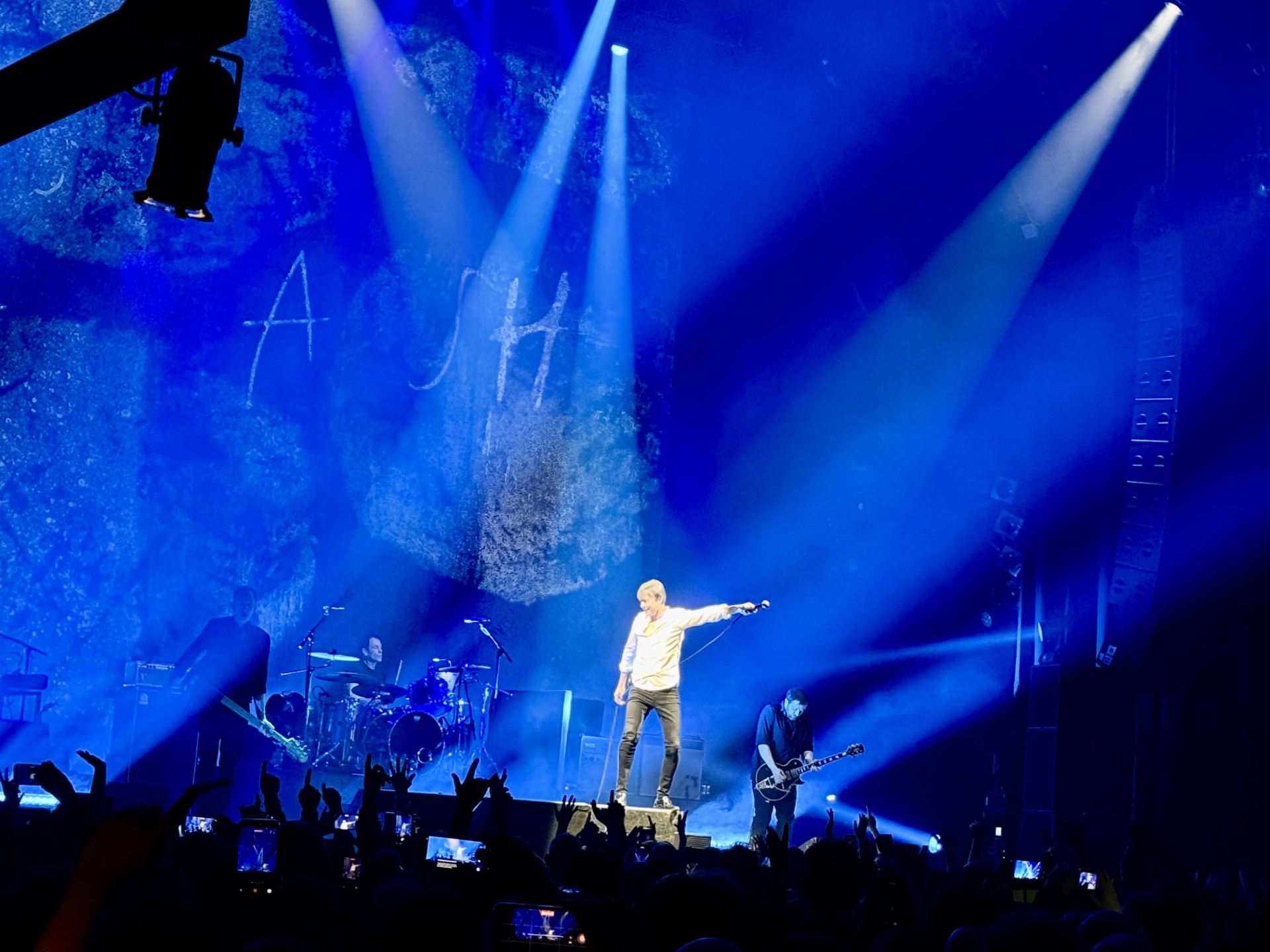 Suede komt ziet en overwint in 013 Tilburg