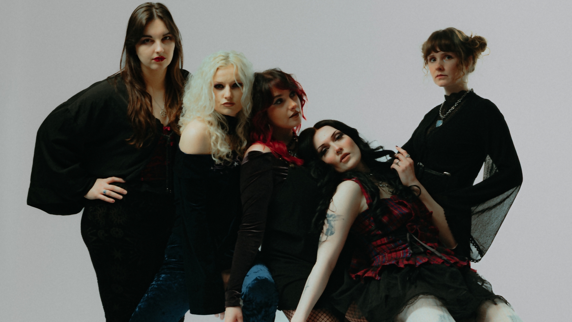 VENUS GRRRLS – Eve