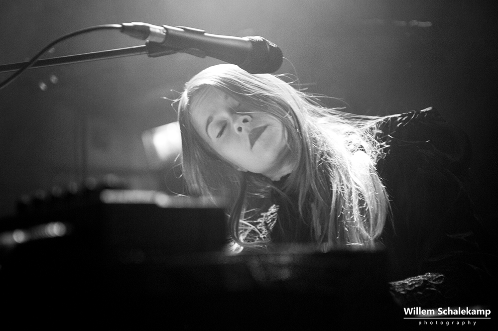 Live Foto Review: Anna von Hausswolff @ Bitterzoet