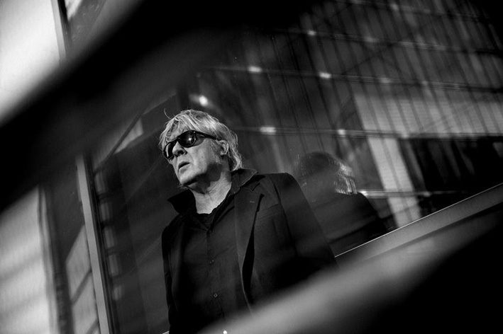 Arno voor vijf optredens naar Nederland