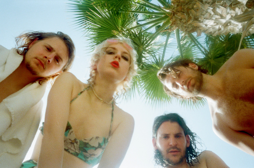 Black Honey – Hello Today