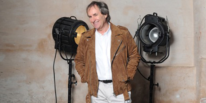 Chris de Burgh kondigt A Better World aan