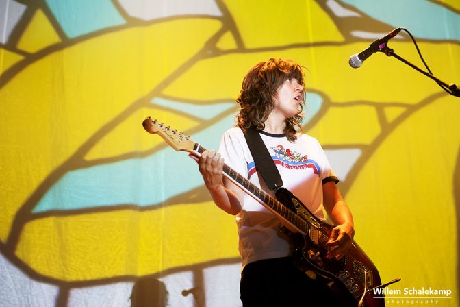 Courtney Barnett – Tell Me How You Really Feel