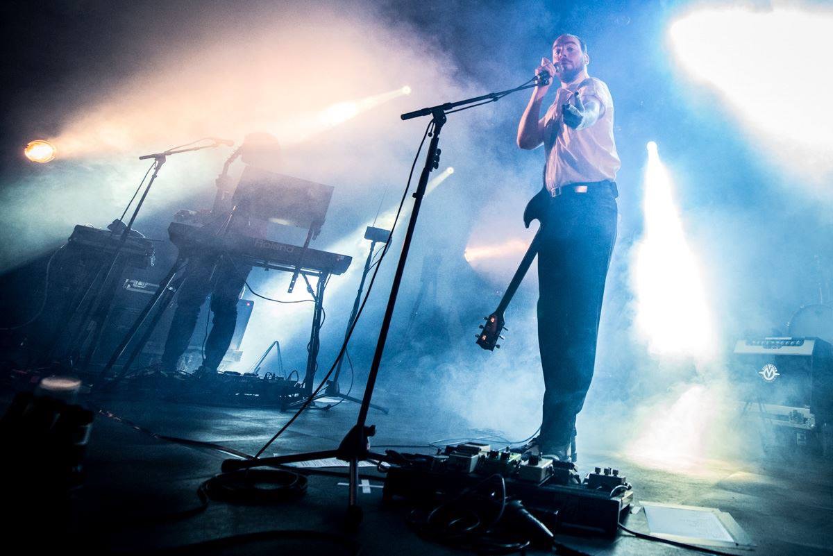 Live Review: De Staat wint altijd zijn thuiswedstrijden