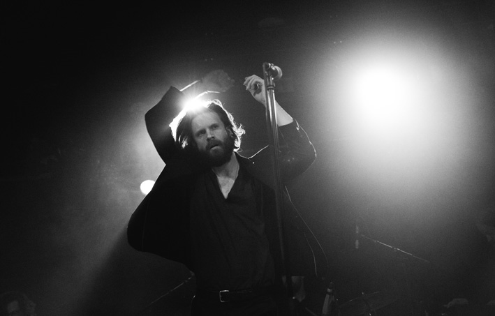 Interview Father John Misty: “De wereld is al heel lang gek”