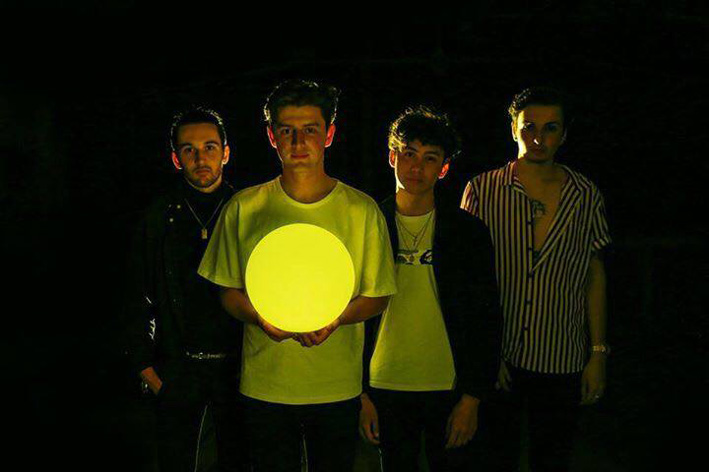 Indie In Town Presents: Native People, Palmsy en Inbetween Colours