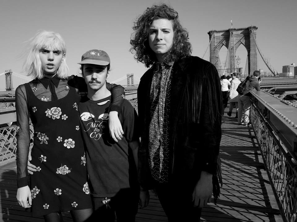 Vanavond in IAMHNK: kaarten Sunflower Bean!