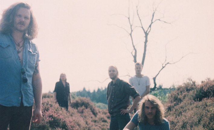 Clipprimeur: The Grand East – Kiss The Devil