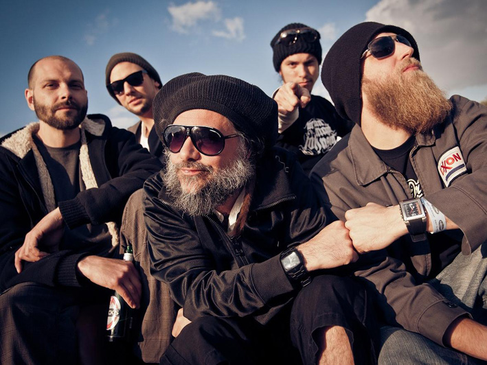 Jaya The Cat op 26 december naar Poppodium Volt