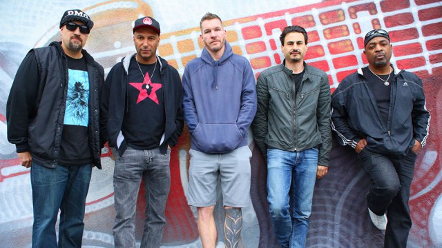 Prophets of Rage zet daklozen op kaart met nieuwe single