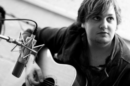 Tim Knol deelt Sweet Melodies van nieuwe album Cut the Wire